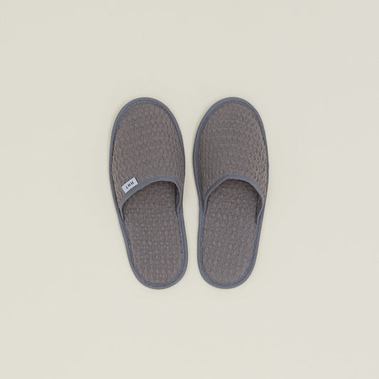 Simple Waffle Slippers - Dark Grey